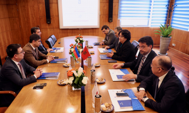 هيئة تقنين الإعلام بأذربيجان في زيارة عمل إلى الهيئة العليا للاتصال السمعي البصري
