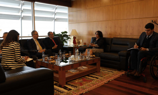 La Présidente de la HACA présente l’expérience marocaine en matière de régulation audiovisuelle à l’Ambassadeur de la République de Cuba au Maroc et au Président de l’Agence de presse de l’Amérique Latine Prensa Latina